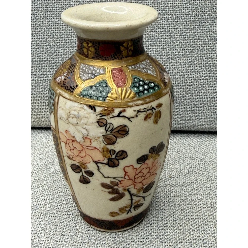 Antique Japanese Satsuma Miniature Bud Vase Moriage Gold Gilt Hand Painted 3.75